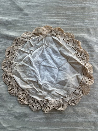 Vintage table dresser crochet - table,